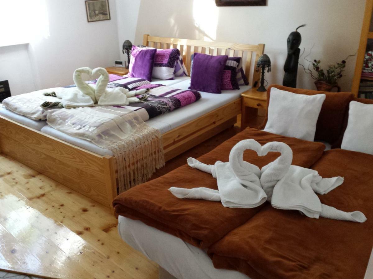 Apartment Anna Cesky Dub Buitenkant foto