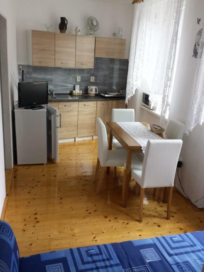 Apartment Anna Cesky Dub Buitenkant foto